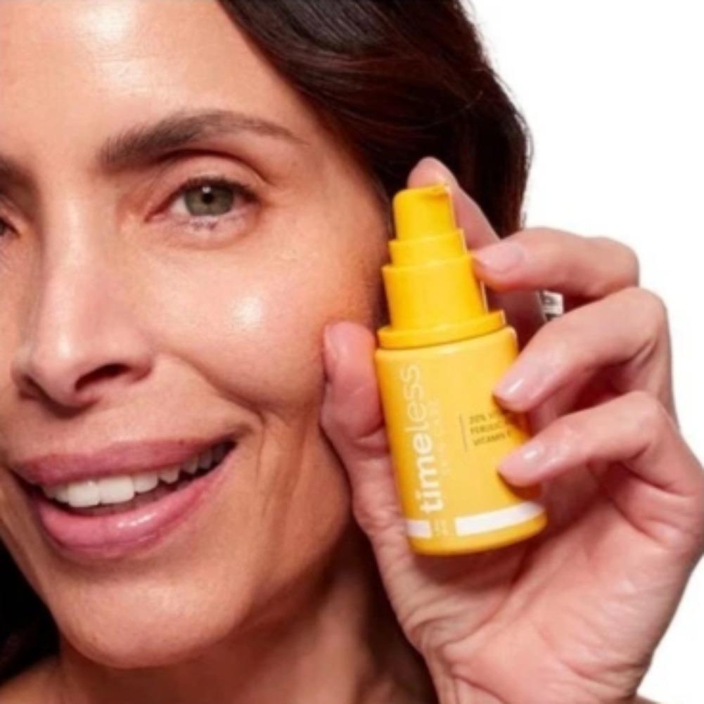 時代を超えて愛されるビタミンC配合の美容液。コラーゲンを配合 - Vitamin C Serum のレビューと価格
